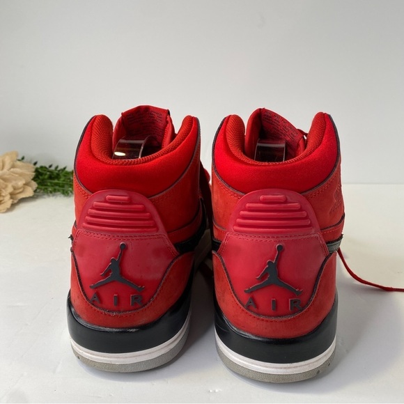 Nike Jordan Legacy 312 TORO Varsity Red Black White 2018 High Top Sneakers 11